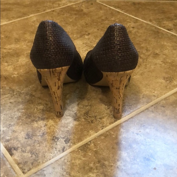 Dark purple peep toe pump - Picture 4 of 4